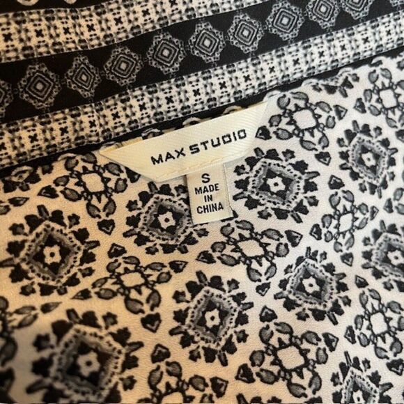 Max Studio Kimono Black and White Medallion Print Small (Will Fit Many Sizes) - Picture 6 of 12